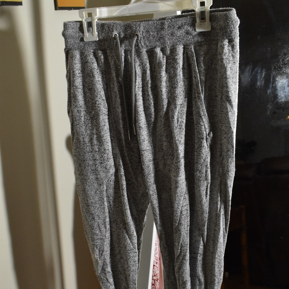 Joggers, sweatpants and leggings